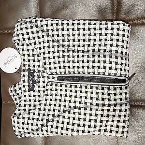 BLACK/WHITE HOUNDSTOOTH JACKET/TOP   SIZE MEDIUM